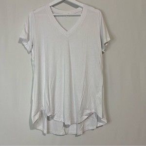 Amaryllis Women’s Short Sleeve V Neck Tee Shirt White NWOT